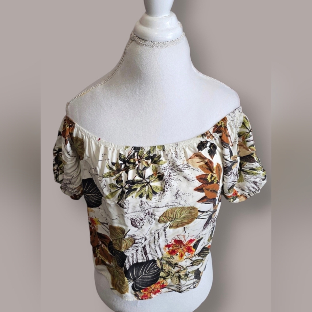 🌿 Floral Off-Shoulder Top Sz M